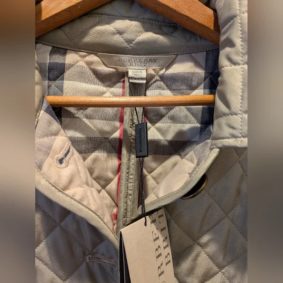 Burberry Women's Quilted Jacket - Picture 2 of 13